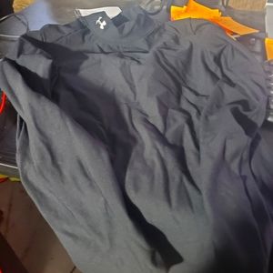 Under armour cold gear size small